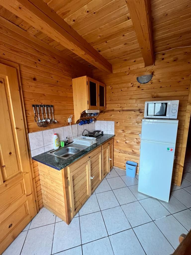 Almos Apartman Balatonfenyves Eksteriør bilde